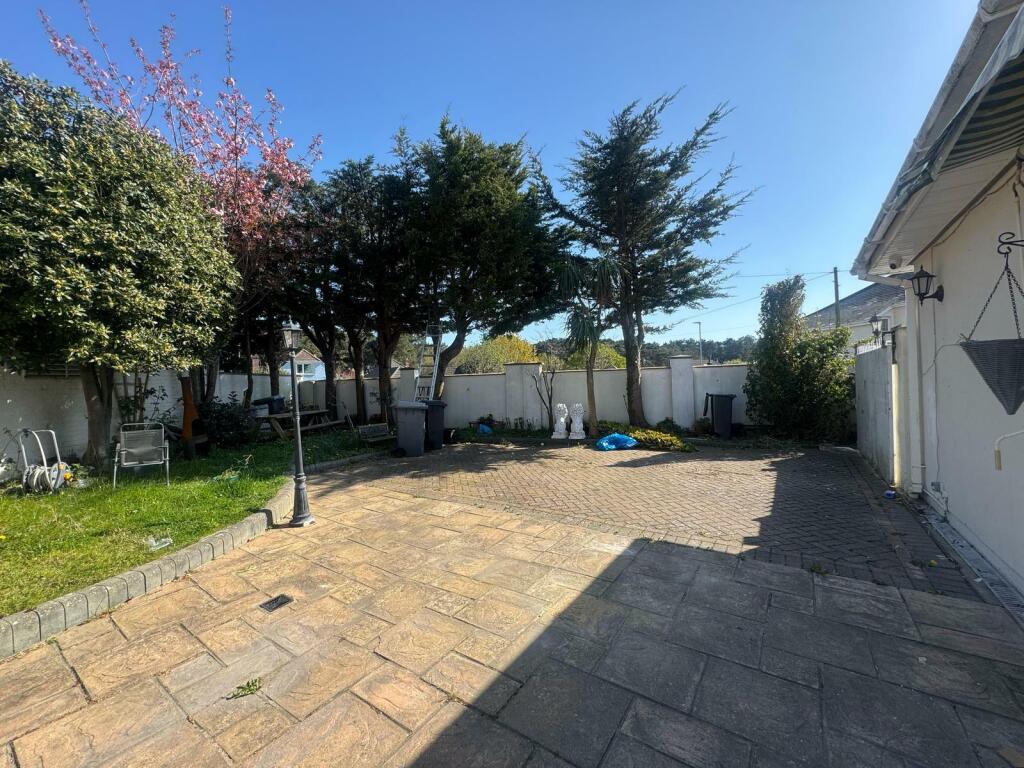 Additional image 16 of LARGE Commercial and Residential Space