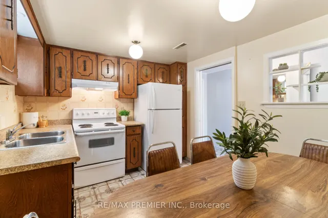 Additional image 39 of 28 Futura Dr