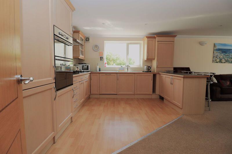 Additional image 7 of 3 Double Bedroom Apartment Close To Beach & Town Centre - Holiday Lets Permitted