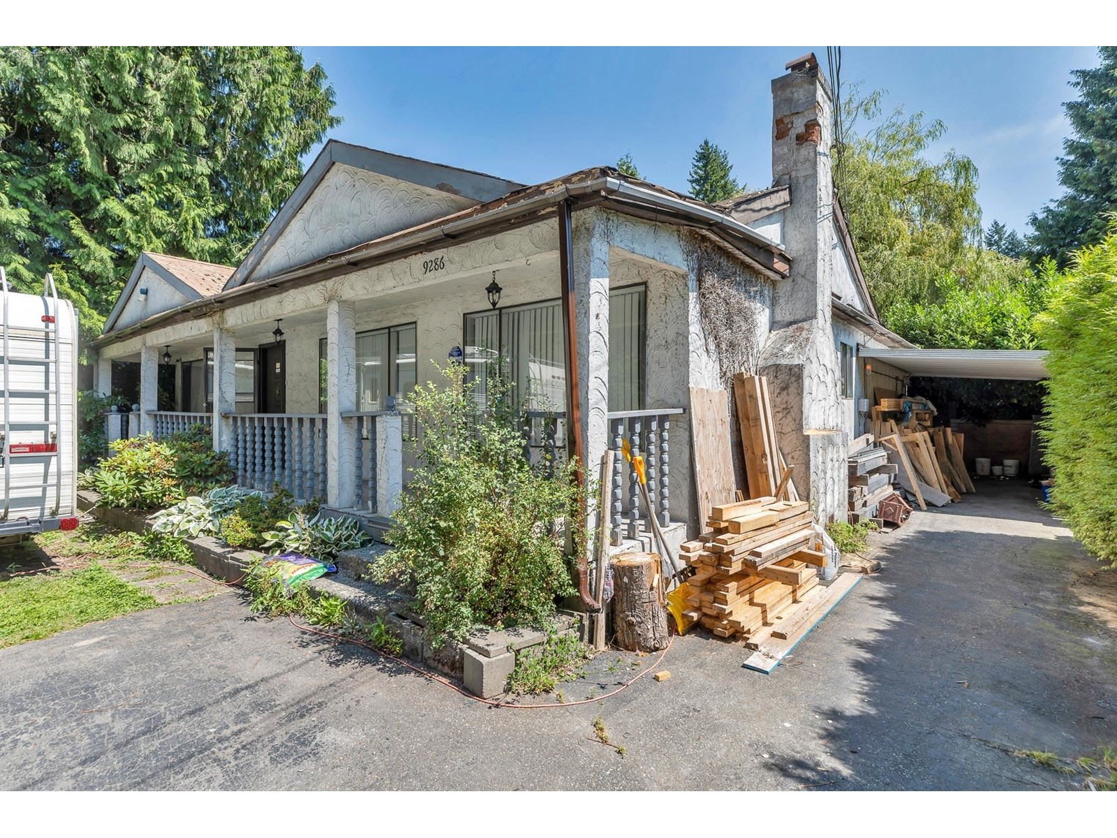 9286 148 STREET|Surrey, British Columbia V3R3W8