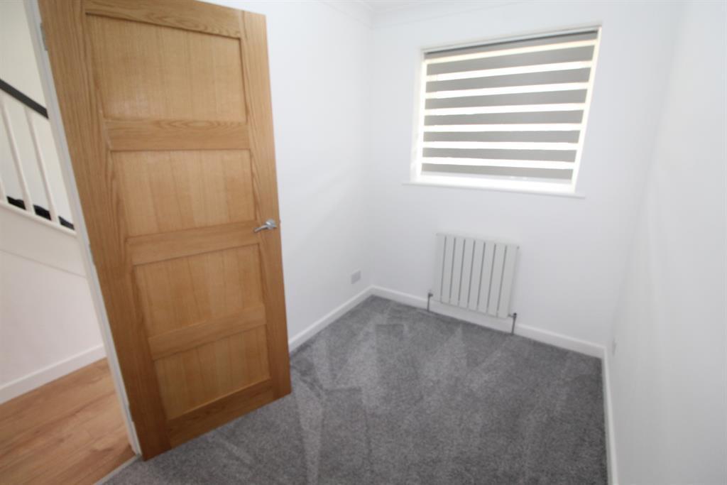 Additional image 5 of Powis Close, New Milton, Hampshire, BH25 6AW