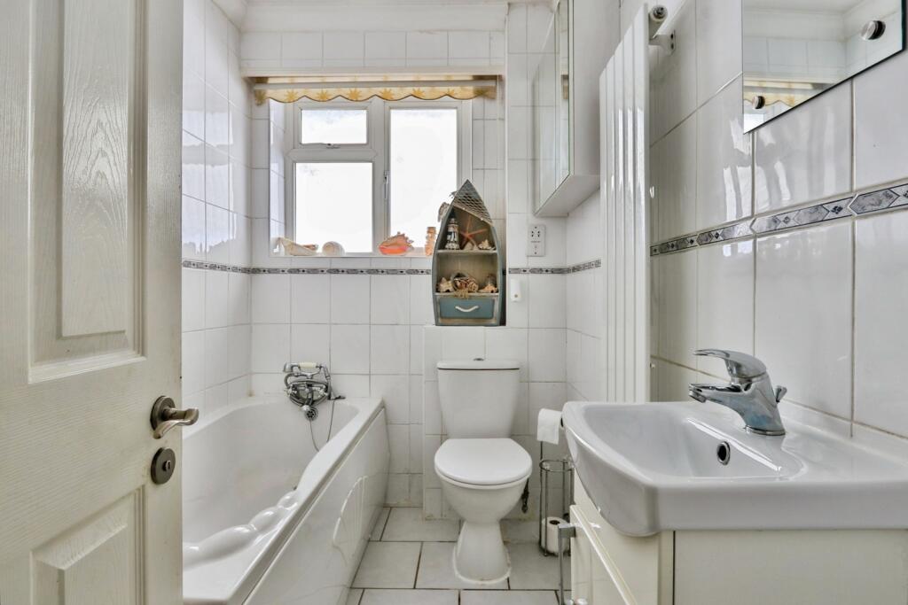 Additional image 16 of Sutherland Avenue, Broadstone, BH18