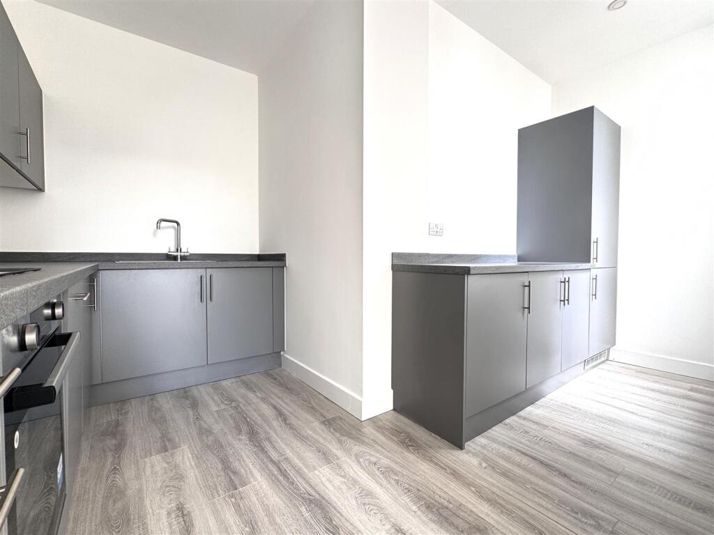 Additional image 4 of Hartington Place, Eastbourne BN21 3BG