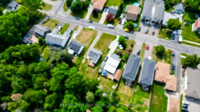 Additional image 43 of 48 Barbara Cres