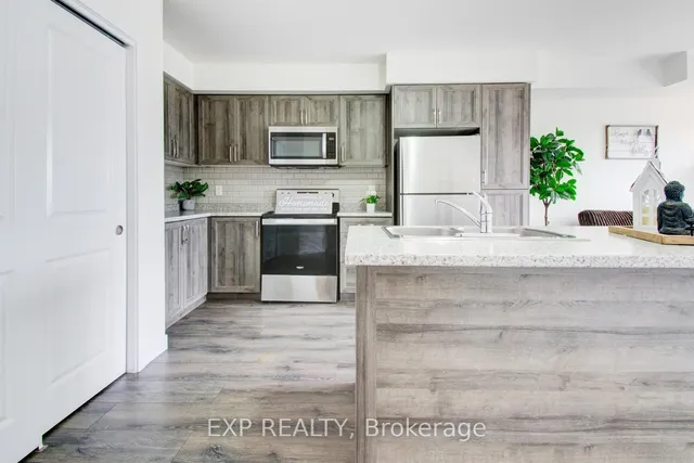 Additional image 30 of 150 ROCHEFORT St Unit E