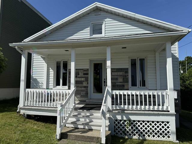 251 Rue Samson|Lévis (Desjardins), Quebec G6V2N3