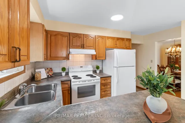 Additional image 17 of 28 Futura Dr