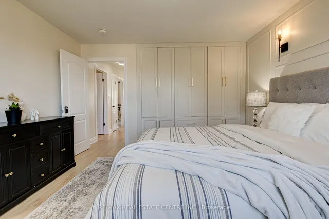 Additional image 28 of 428 Thomas Slee Dr