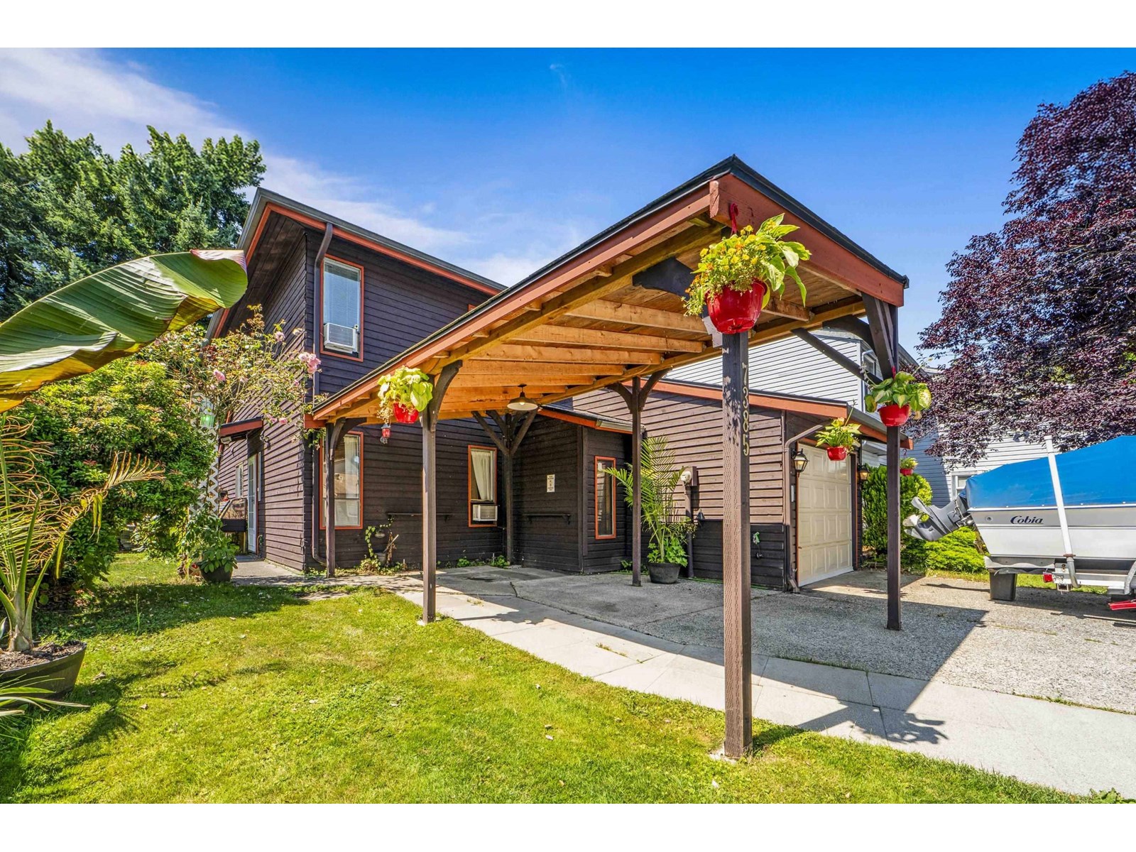 7385 129 STREET|Surrey, British Columbia V3W7B8