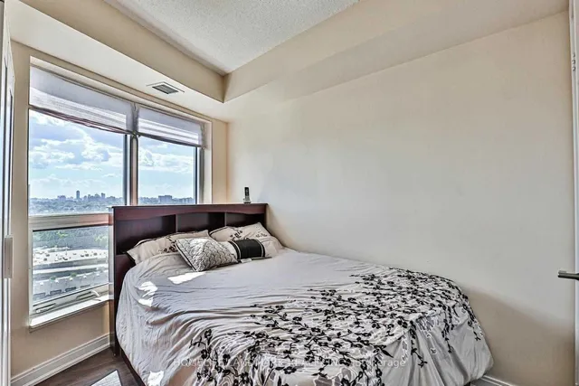 Additional image 21 of 181 Village Green Sq Unit 1714