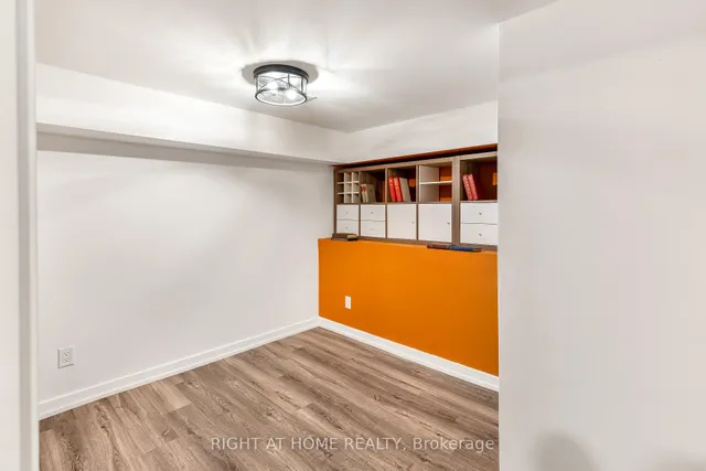 Additional image 20 of 377 Lansdowne Ave