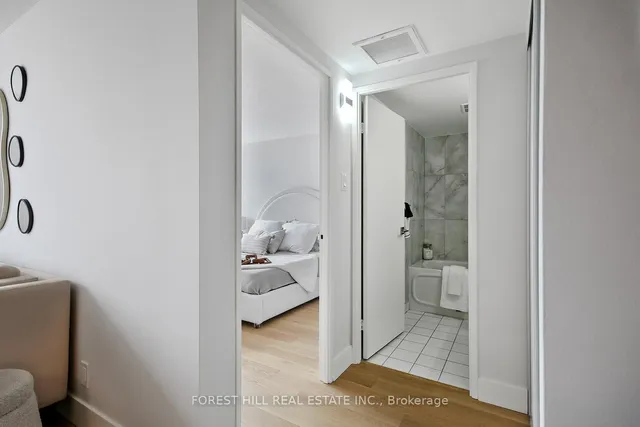 Additional image 20 of 914 Yonge St Unit 1604