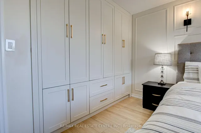 Additional image 29 of 428 Thomas Slee Dr