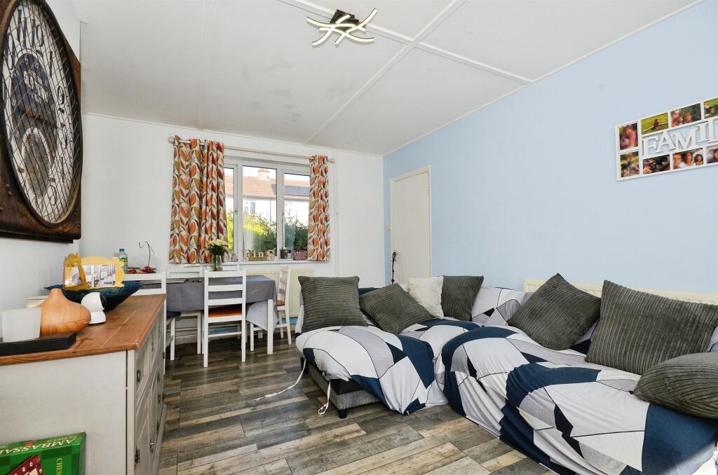 Additional image 4 of Longfield Road, Southdown, Harpenden