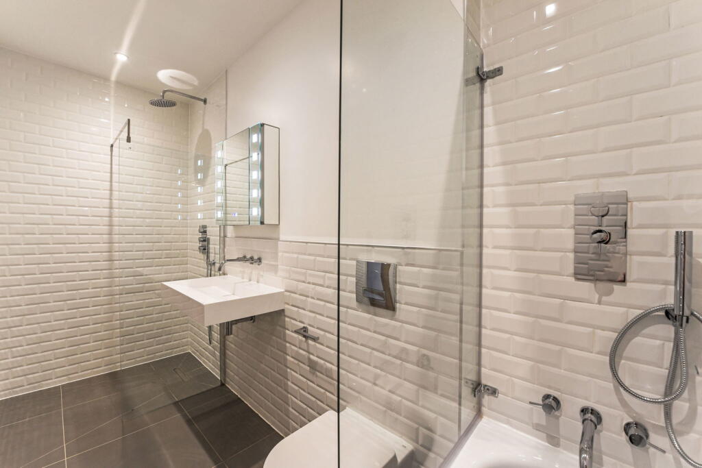 Additional image 11 of 117 Marine Parade, Worthing, West Sussex, BN11 3QQ