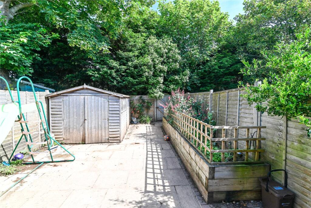 Additional image 12 of White Horses, Marine Drive, Barton on Sea, Hampshire, BH25