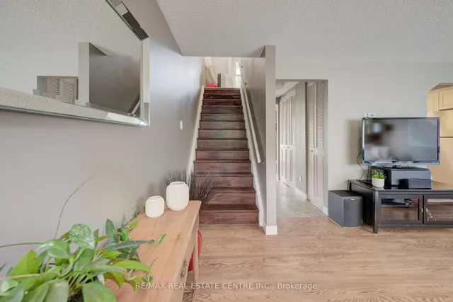 Additional image 18 of 65 Selkirk Dr