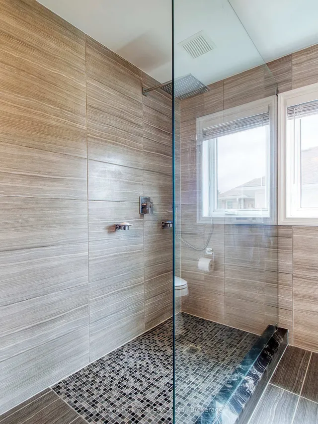 Additional image 27 of 44 Tami Crt