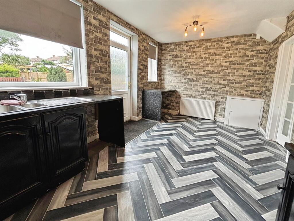 Additional image 4 of Larch Hill Crescent, Bradford, BD6 1DR
