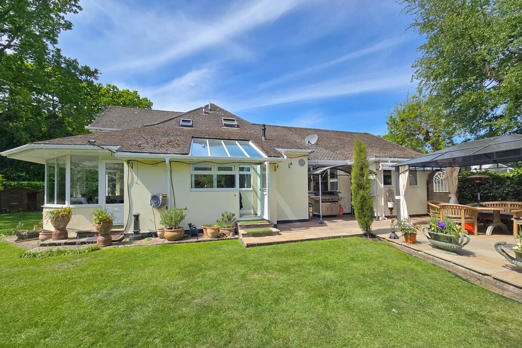 Additional image 13 of Meadow Road, New Milton, Hampshire