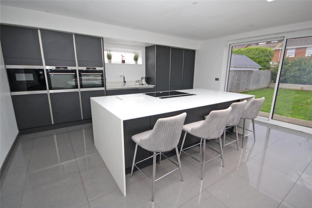 Additional image 5 of Seacroft Avenue, Barton on Sea, New Milton, Hampshire, BH25