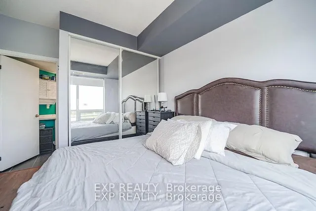 Additional image 10 of 231 Fort York Blvd Unit 730