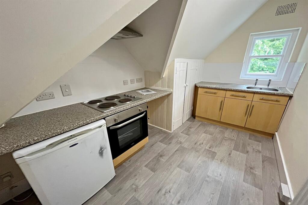 Additional image 5 of Dean Park