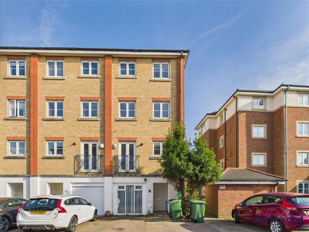 Barbuda Quay, Sovereign Harbour South, Eastbourne, BN23