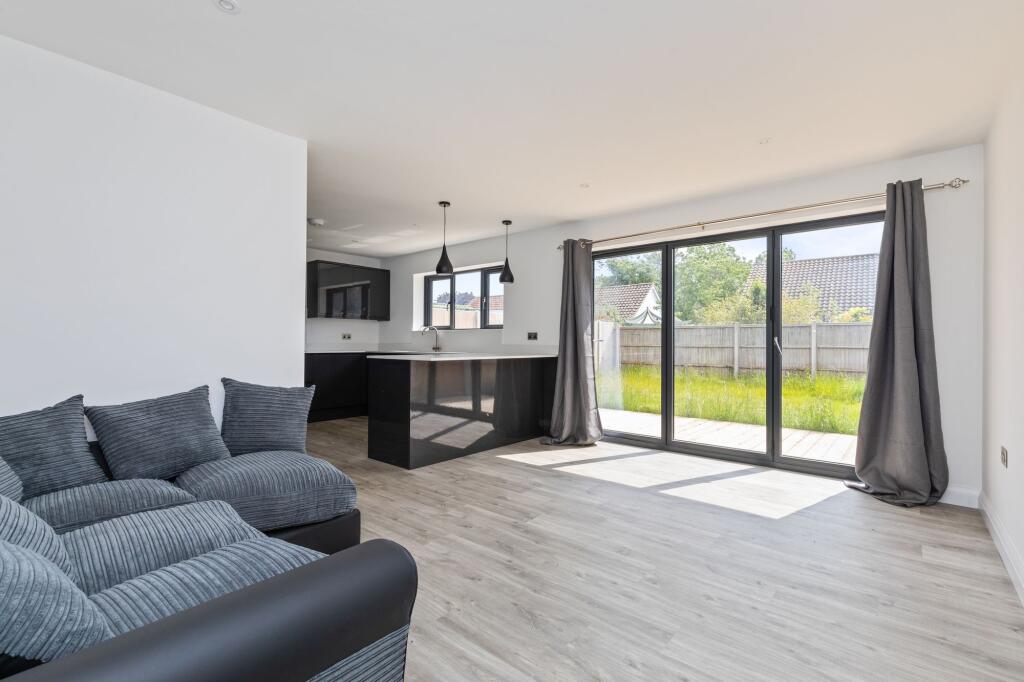 Additional image 3 of Swanbourne Road, Littlehampton, BN17