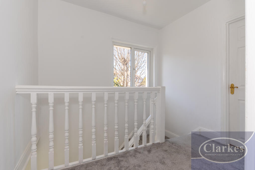 Additional image 13 of LARGE 3 DOUBLE BED West Way, Bournemouth