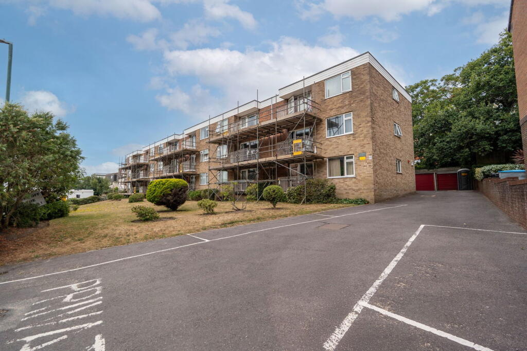 Sea Road, Boscombe Spa, Bournemouth, Dorset, BH5 1BE