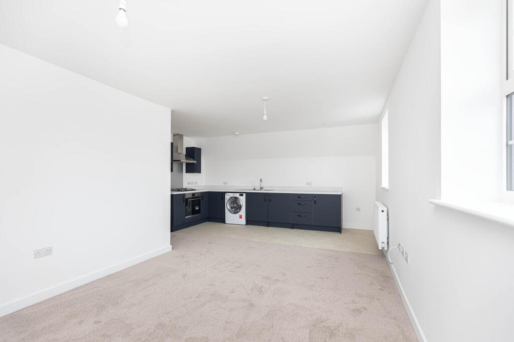 Additional image 13 of Lymington Road, Highcliffe, Dorset. BH23 5ET