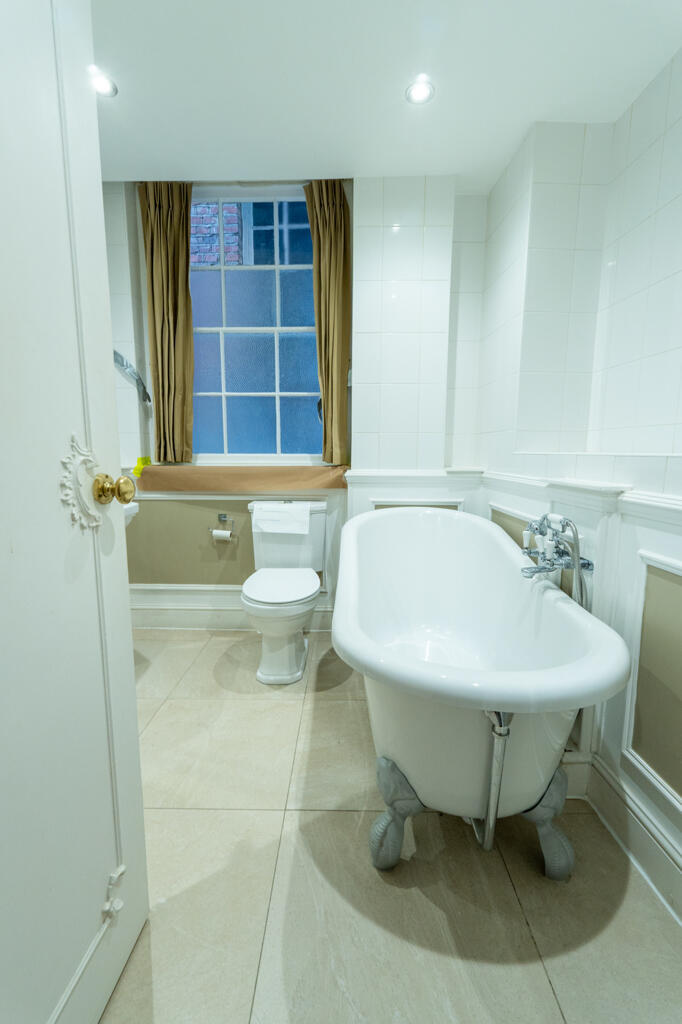 Additional image 15 of The Town House, 65 High Street, Arundel, West Sussex, BN18 9AJ