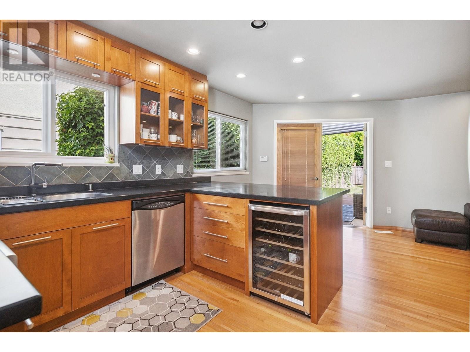 3025 W 44TH AVENUE|Vancouver, British Columbia V6N3K5