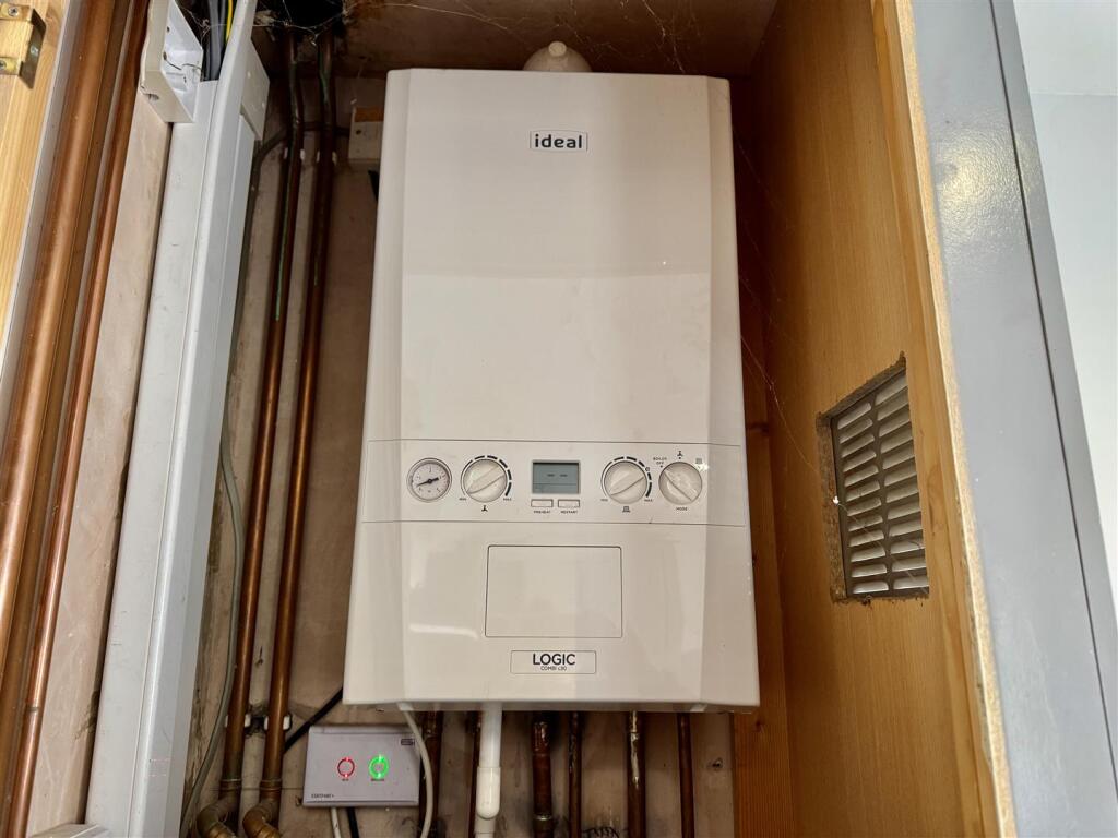 Additional image 7 of Bradford Road, Riddlesden, Keighley, BD21 4EZ