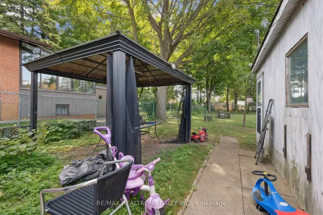Additional image 23 of 4423 Lawrence Ave