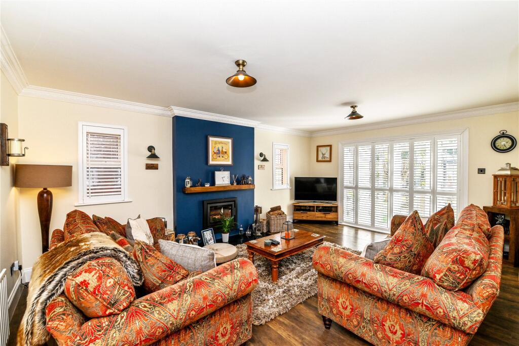 Additional image 30 of Willow Walk, Barton on Sea, New Milton, Hampshire, BH25