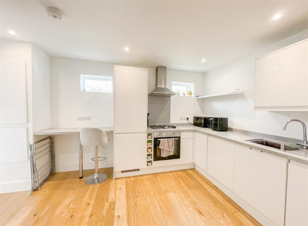 Additional image 4 of Cavendish Place, Eastbourne, BN21 3TY