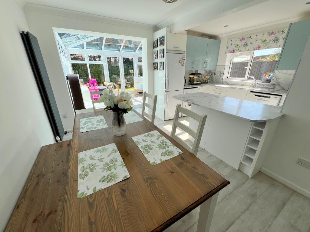 Additional image 14 of White Knights, Barton On Sea, New Milton, Hampshire. BH25 7HA