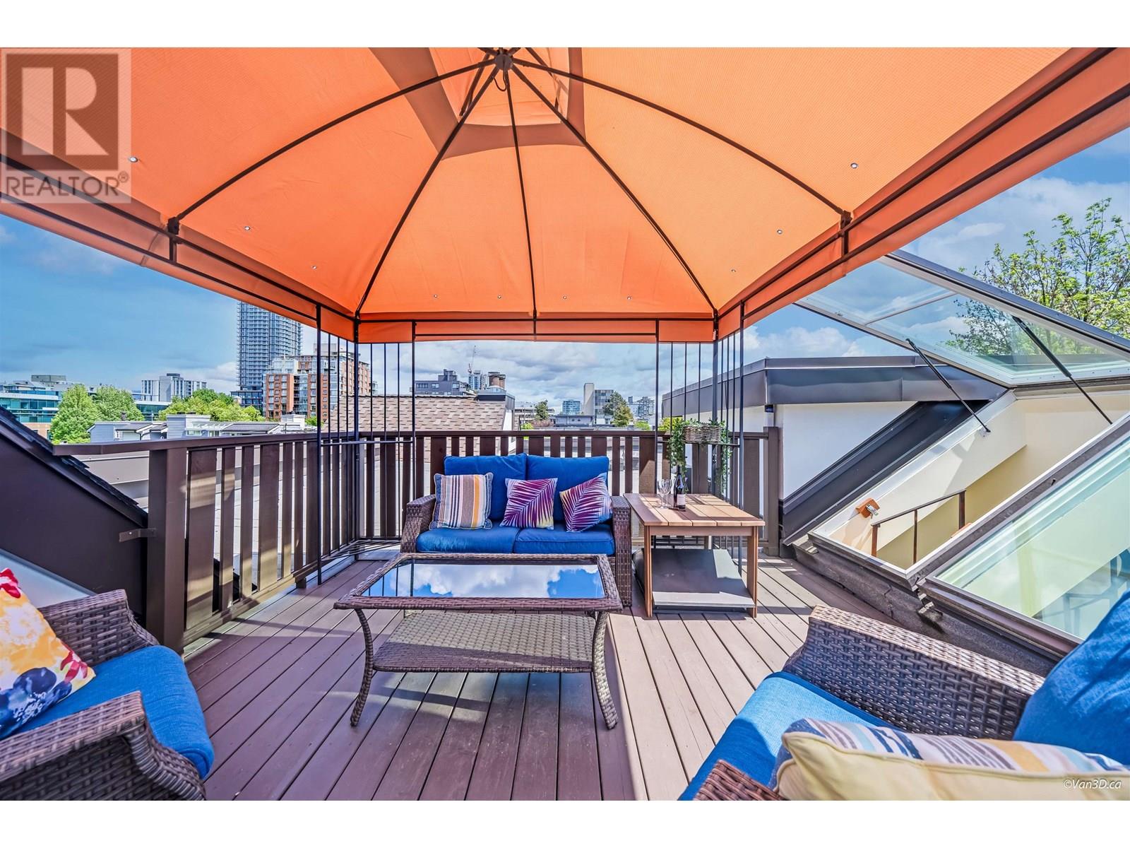 304 1633 W 11TH AVENUE|Vancouver, British Columbia V6J2B8