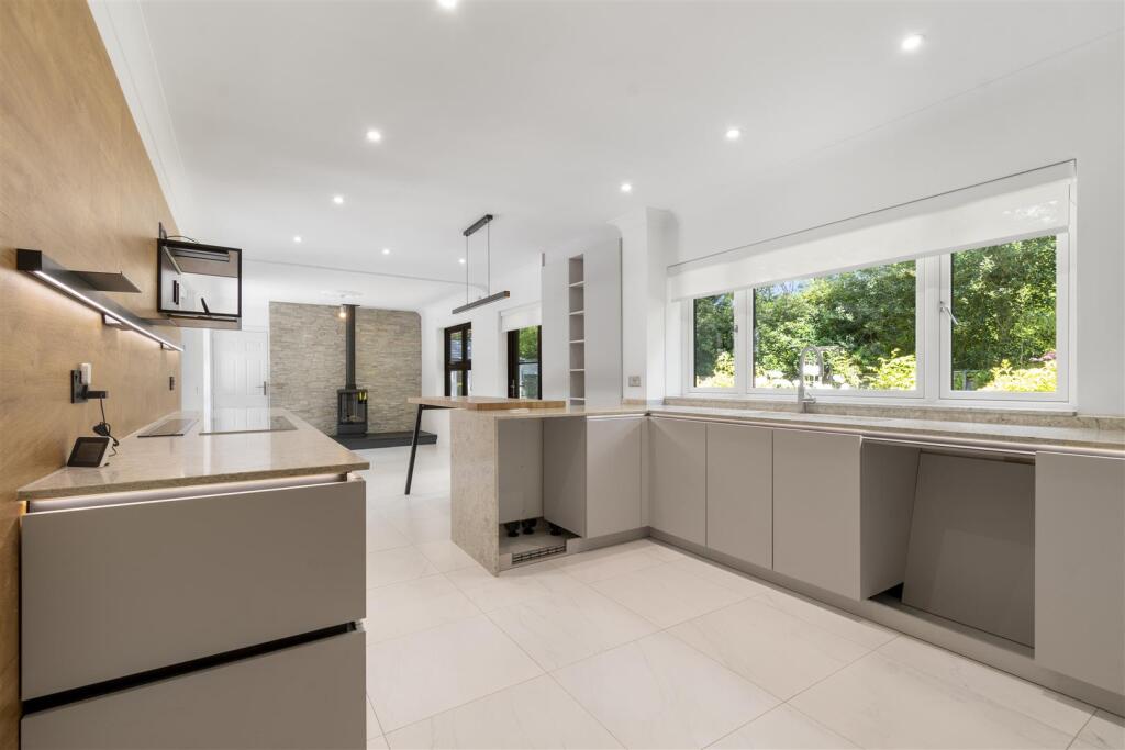 Additional image 8 of Endwood Drive, Little Aston Park