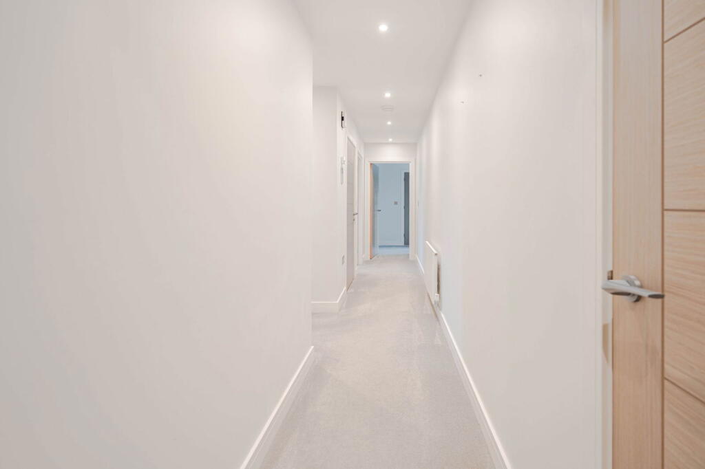 Additional image 8 of 24 Church Street, Christchurch, Dorset, BH23 1FJ