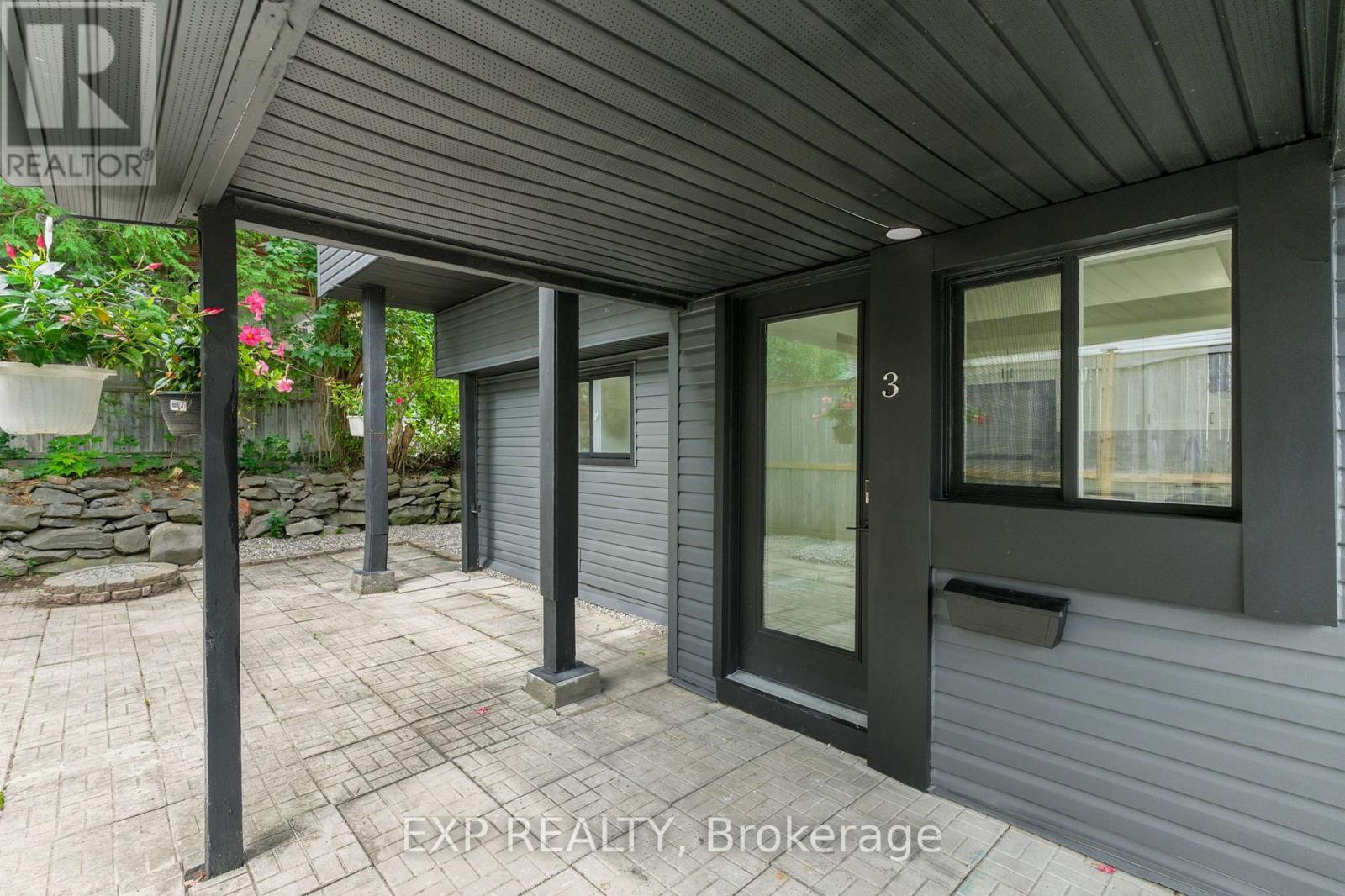 3 - 564 BRUNEL STREET|Ottawa, Ontario K1K2G6