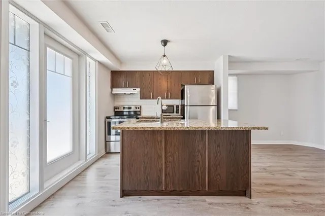 Additional image 12 of 1989 Ottawa St Unit 21B