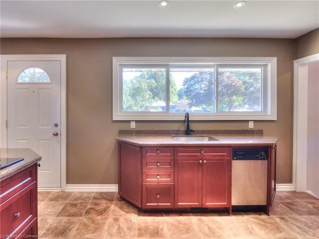 Additional image 12 of 71 Broadmoor Ave