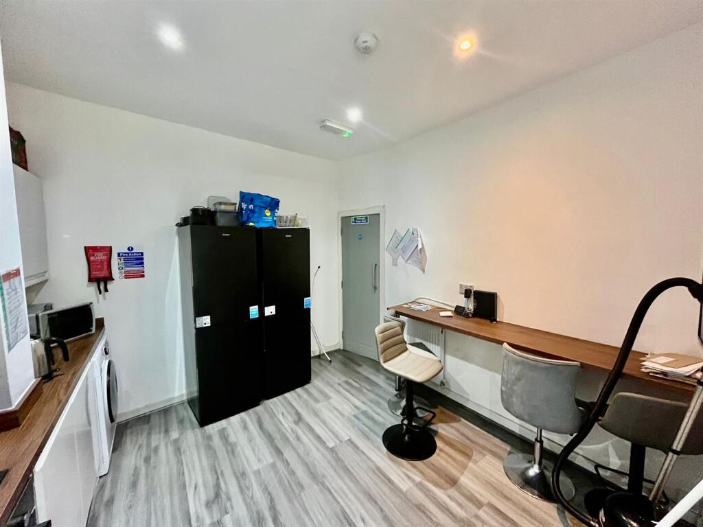 Additional image 16 of 5 Bed House share Hall Lane, Farnworth