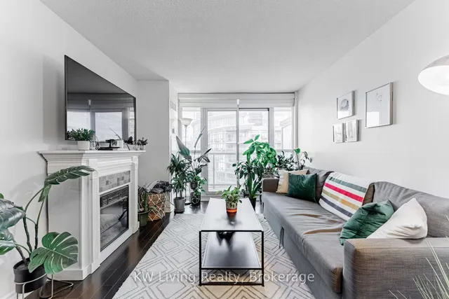 Additional image 11 of 19 Grand Trunk Cres Unit #3903