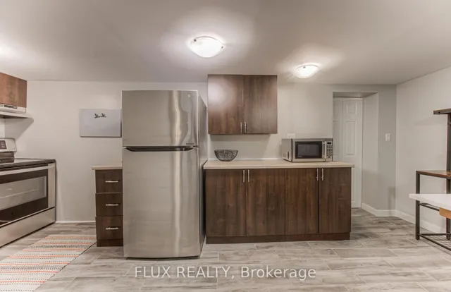 Additional image 12 of 98 Harber Ave