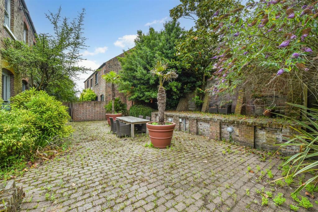 Additional image 20 of Tarrant Street, Arundel