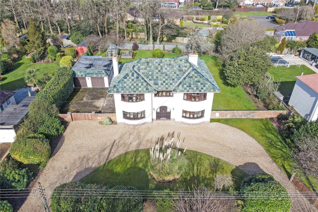 Additional image 12 of Chestnut Avenue, Barton on Sea, New Milton, Hampshire, BH25